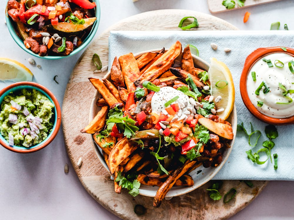 Visual of a Balanced Meal vs. Overeating: Showing a comparison between a balanced meal and an overloaded plate can help readers visualize what overeating looks like.